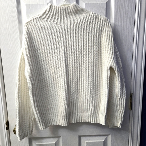 Gap Sweater - Picture 1 of 4